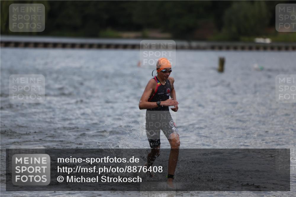 14.09.2025 - Stadtparktriathlon Michael Strokosch http://msf.ph/oto/8876408 14.09.2025 13:17:21 Schwimmen 1564, 1612, 1614 meine-sportfotos.de