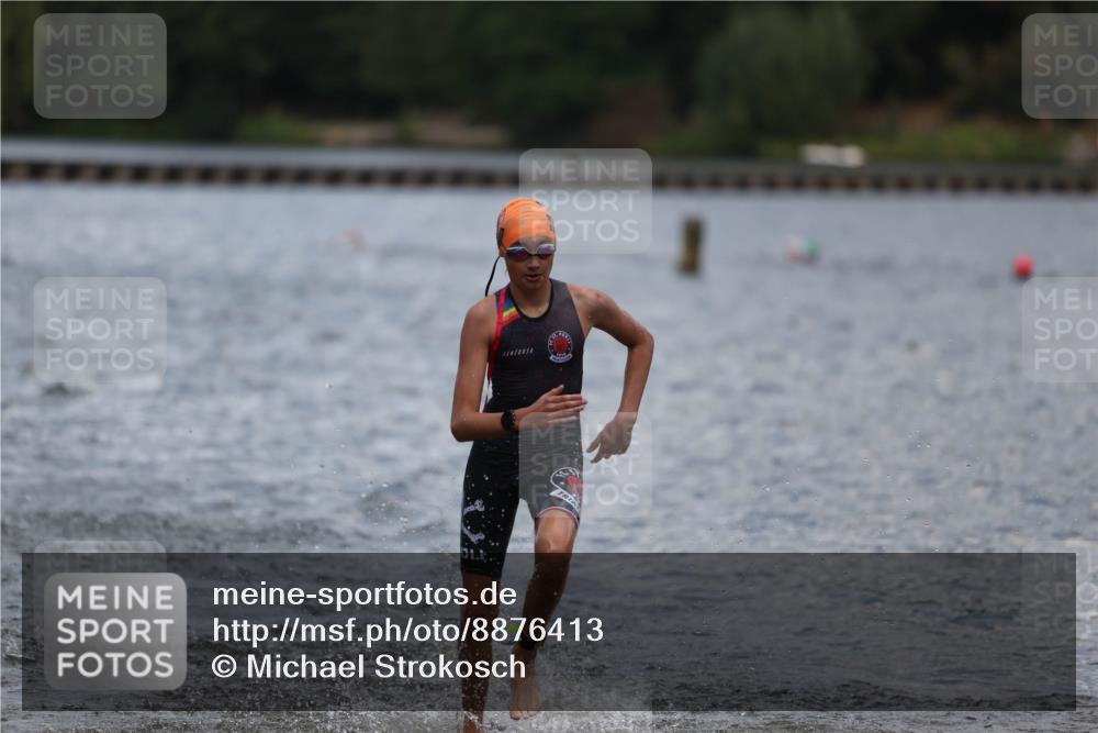 14.09.2025 - Stadtparktriathlon Michael Strokosch http://msf.ph/oto/8876413 14.09.2025 13:17:22 Schwimmen 1564, 1574, 1612, 1614 meine-sportfotos.de