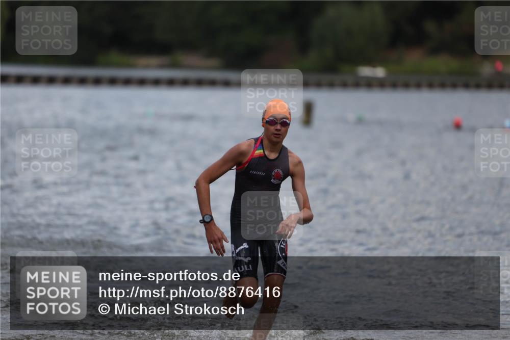 14.09.2025 - Stadtparktriathlon Michael Strokosch http://msf.ph/oto/8876416 14.09.2025 13:17:22 Schwimmen 1564, 1574, 1612, 1614 meine-sportfotos.de