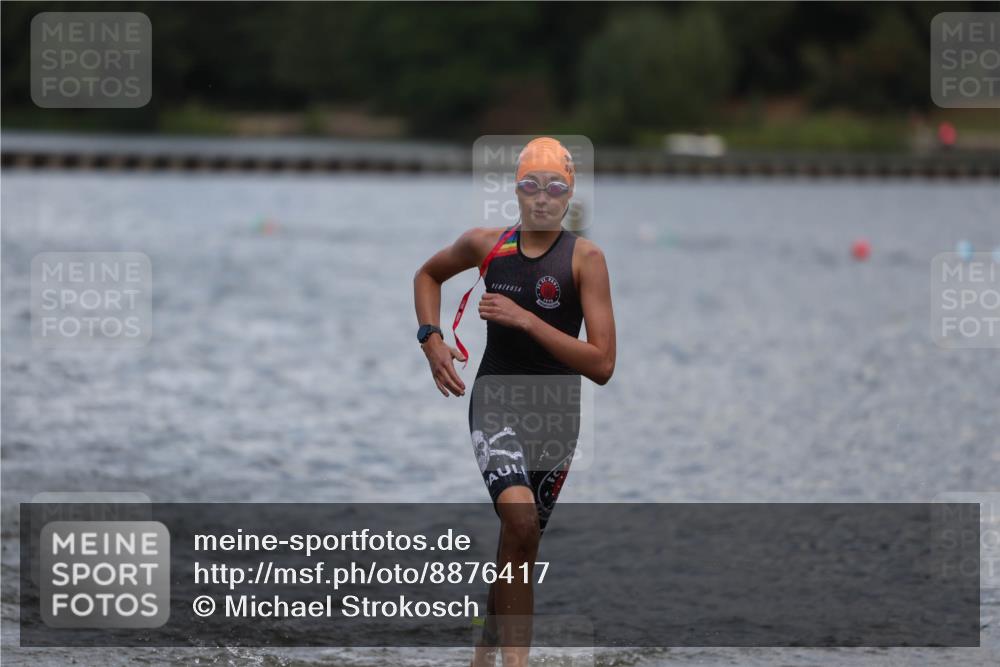 14.09.2025 - Stadtparktriathlon Michael Strokosch http://msf.ph/oto/8876417 14.09.2025 13:17:22 Schwimmen 1564, 1574, 1612, 1614 meine-sportfotos.de
