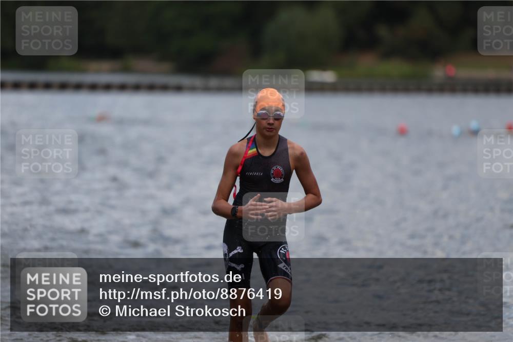 14.09.2025 - Stadtparktriathlon Michael Strokosch http://msf.ph/oto/8876419 14.09.2025 13:17:22 Schwimmen 1564, 1574, 1612, 1614 meine-sportfotos.de