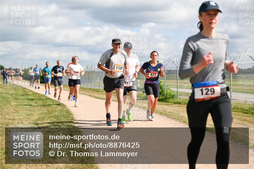 14.09.2025 - Airport Race Dr. Thomas Lammeyer http://msf.ph/oto/8876425 14.09.2025 12:21:14 Laufen 3413, 833, 1120, 111, 677, 129 meine-sportfotos.de