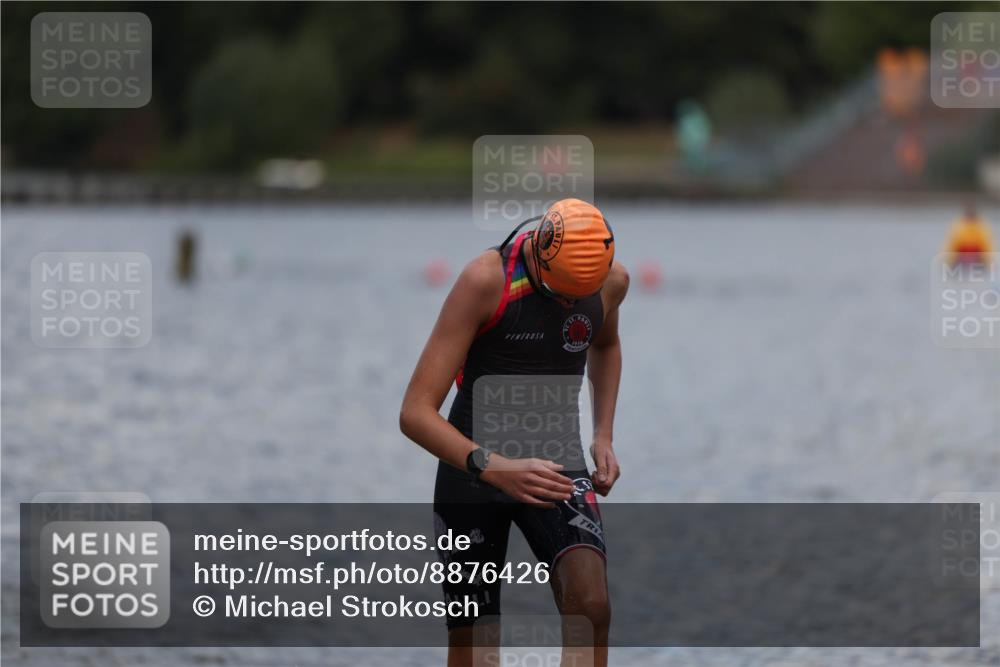 14.09.2025 - Stadtparktriathlon Michael Strokosch http://msf.ph/oto/8876426 14.09.2025 13:17:23 Schwimmen 1564, 1574, 1612, 1614 meine-sportfotos.de