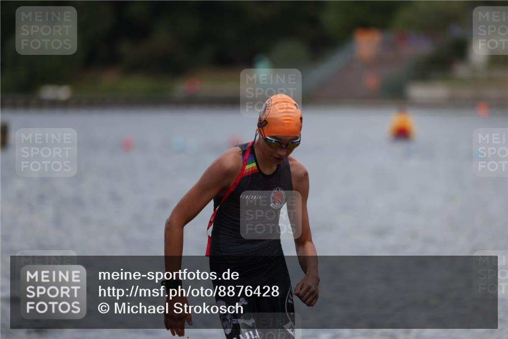 14.09.2025 - Stadtparktriathlon Michael Strokosch http://msf.ph/oto/8876428 14.09.2025 13:17:23 Schwimmen 1564, 1574, 1612, 1614 meine-sportfotos.de