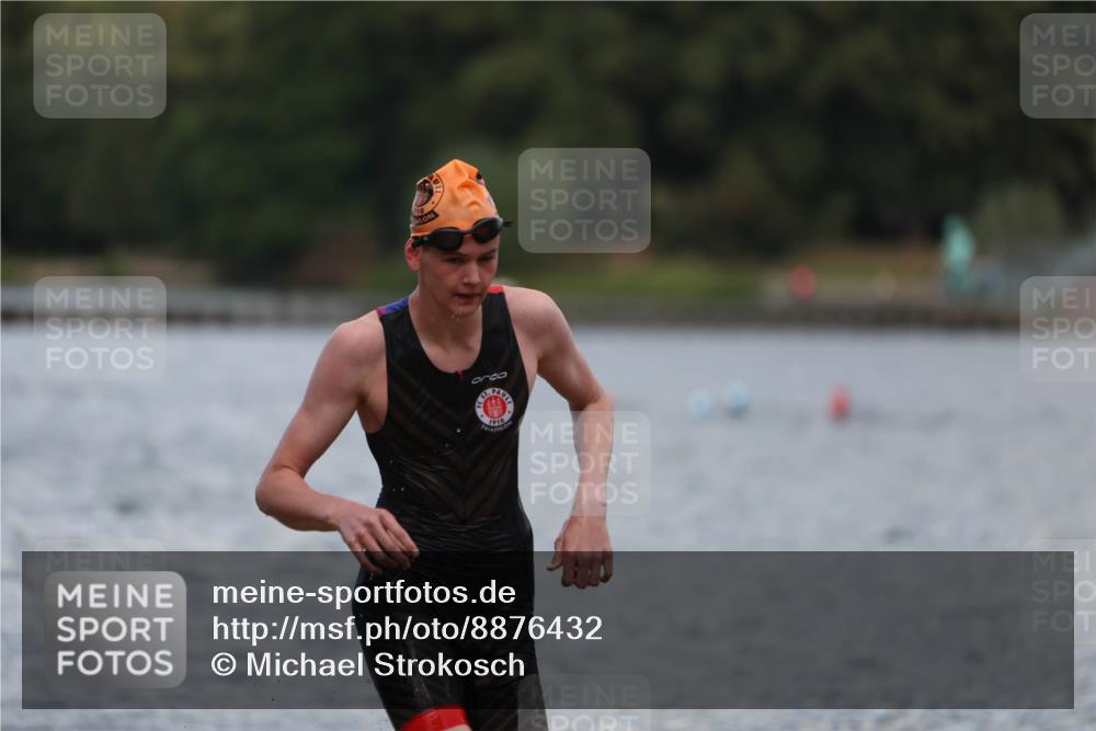 14.09.2025 - Stadtparktriathlon Michael Strokosch http://msf.ph/oto/8876432 14.09.2025 13:17:25 Schwimmen 1564, 1574, 1577, 1612, 1614 meine-sportfotos.de