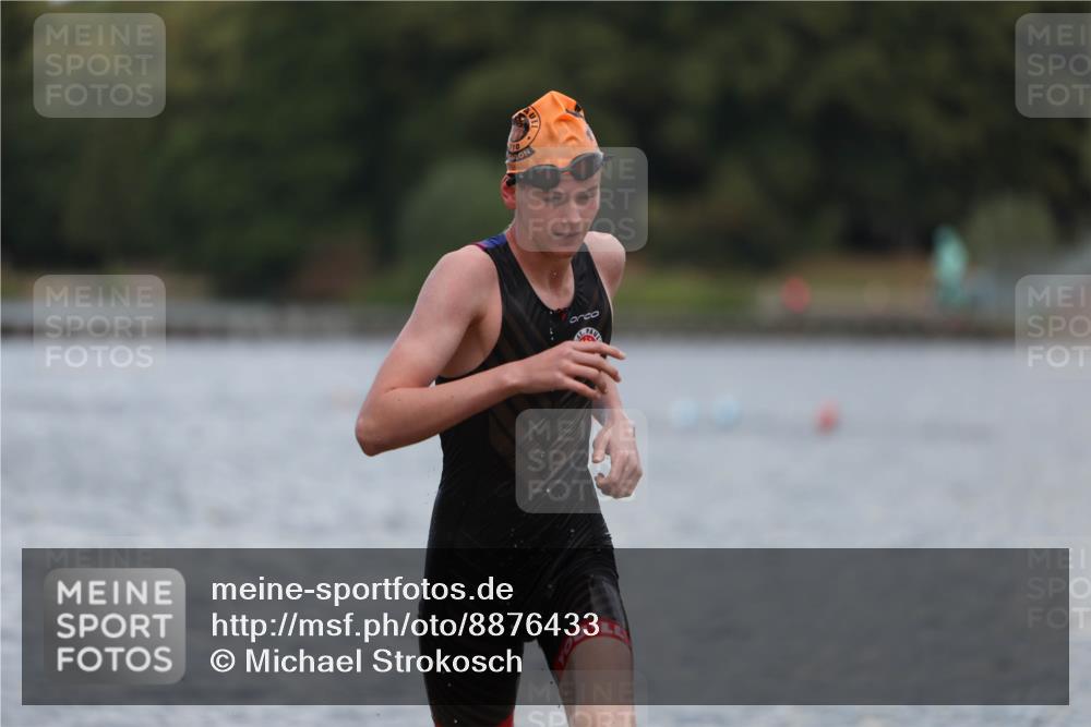 14.09.2025 - Stadtparktriathlon Michael Strokosch http://msf.ph/oto/8876433 14.09.2025 13:17:25 Schwimmen 1564, 1574, 1577, 1612, 1614 meine-sportfotos.de
