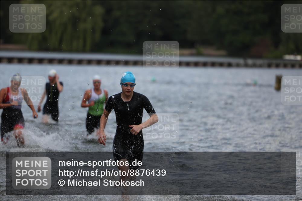 14.09.2025 - Stadtparktriathlon Michael Strokosch http://msf.ph/oto/8876439 14.09.2025 13:17:27 Schwimmen 1564, 1574, 1577, 1610, 1612, 1614 meine-sportfotos.de