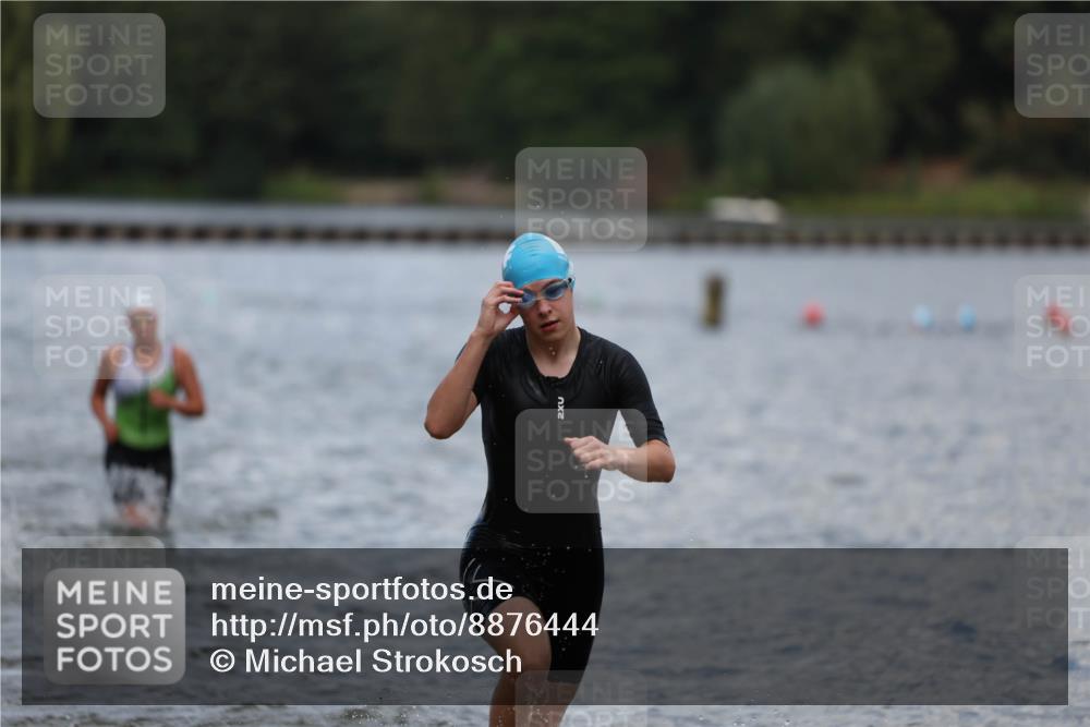 14.09.2025 - Stadtparktriathlon Michael Strokosch http://msf.ph/oto/8876444 14.09.2025 13:17:28 Schwimmen 1564, 1574, 1577, 1599, 1610, 1614, 1617 meine-sportfotos.de