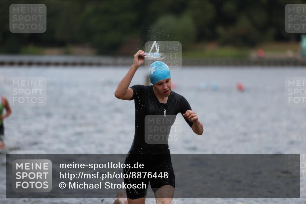 14.09.2025 - Stadtparktriathlon Michael Strokosch http://msf.ph/oto/8876448 14.09.2025 13:17:29 Schwimmen 1564, 1574, 1577, 1599, 1610, 1614, 1617 meine-sportfotos.de