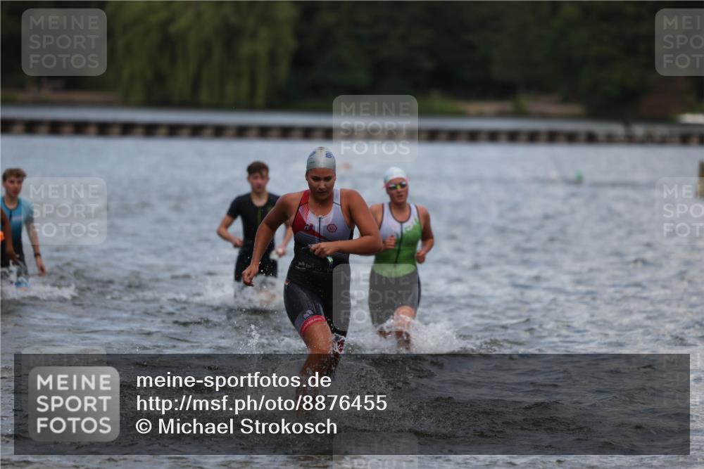 14.09.2025 - Stadtparktriathlon Michael Strokosch http://msf.ph/oto/8876455 14.09.2025 13:17:30 Schwimmen 1564, 1574, 1577, 1599, 1610, 1617 meine-sportfotos.de