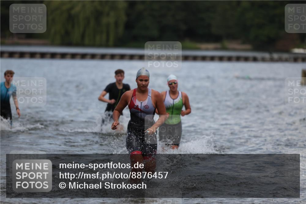 14.09.2025 - Stadtparktriathlon Michael Strokosch http://msf.ph/oto/8876457 14.09.2025 13:17:30 Schwimmen 1564, 1574, 1577, 1599, 1610, 1617 meine-sportfotos.de
