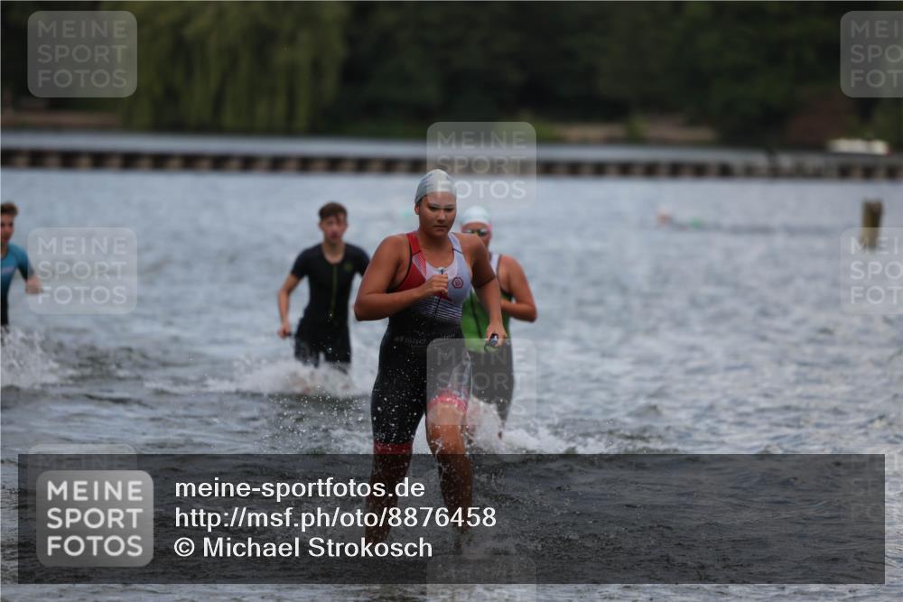 14.09.2025 - Stadtparktriathlon Michael Strokosch http://msf.ph/oto/8876458 14.09.2025 13:17:31 Schwimmen 1564, 1574, 1577, 1599, 1610, 1617 meine-sportfotos.de