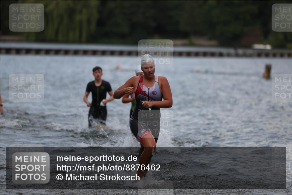14.09.2025 - Stadtparktriathlon Michael Strokosch http://msf.ph/oto/8876462 14.09.2025 13:17:31 Schwimmen 1564, 1574, 1577, 1599, 1610, 1617 meine-sportfotos.de
