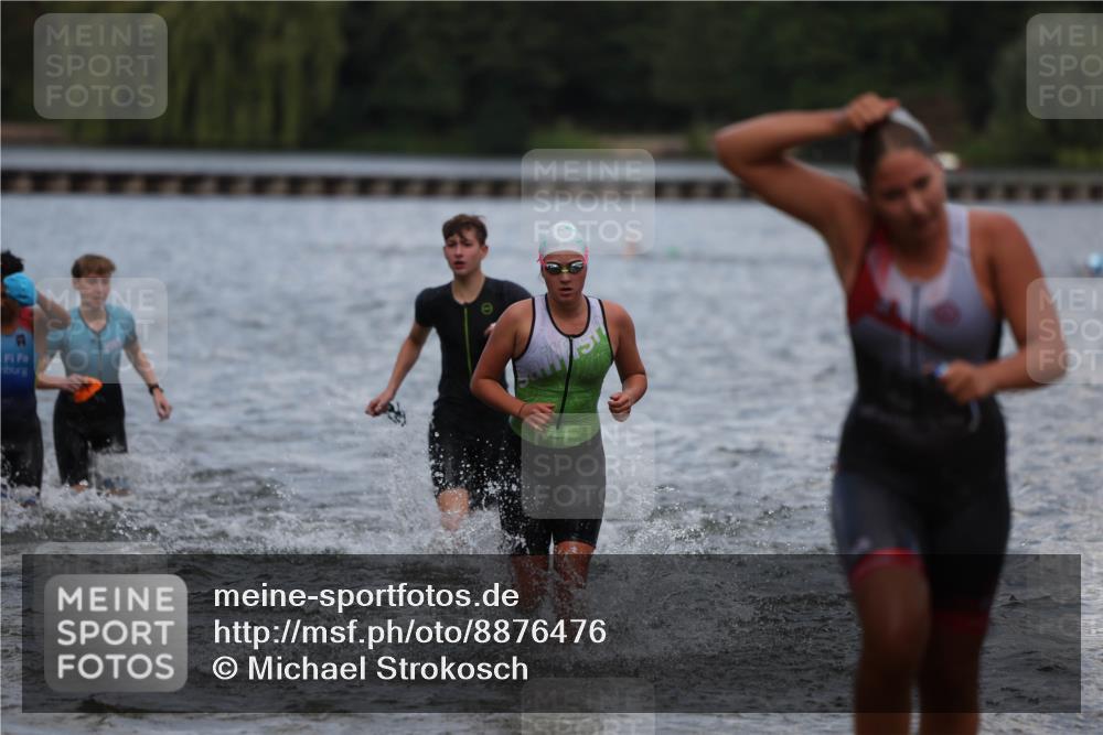 14.09.2025 - Stadtparktriathlon Michael Strokosch http://msf.ph/oto/8876476 14.09.2025 13:17:33 Schwimmen 1574, 1577, 1599, 1606, 1610, 1617 meine-sportfotos.de