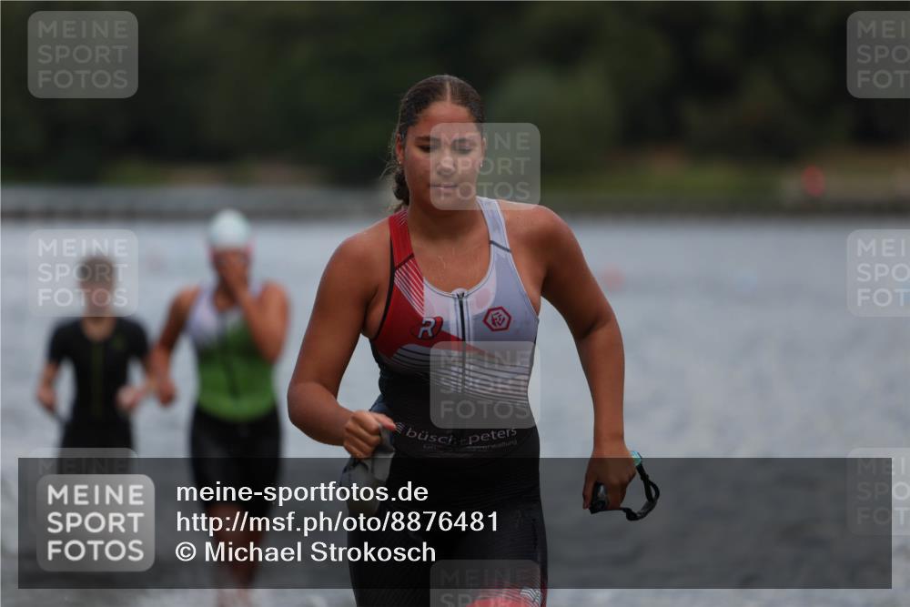 14.09.2025 - Stadtparktriathlon Michael Strokosch http://msf.ph/oto/8876481 14.09.2025 13:17:34 Schwimmen 1574, 1577, 1599, 1606, 1610, 1615, 1617 meine-sportfotos.de