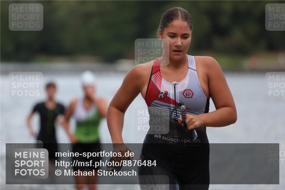 14.09.2025 - Stadtparktriathlon Michael Strokosch http://msf.ph/oto/8876484 14.09.2025 13:17:35 Schwimmen 1574, 1577, 1599, 1606, 1610, 1615, 1617 meine-sportfotos.de