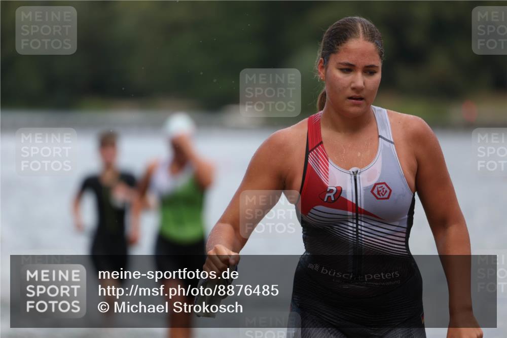 14.09.2025 - Stadtparktriathlon Michael Strokosch http://msf.ph/oto/8876485 14.09.2025 13:17:35 Schwimmen 1574, 1577, 1599, 1606, 1610, 1615, 1617 meine-sportfotos.de