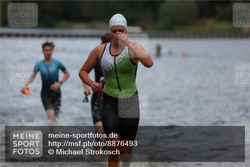 14.09.2025 - Stadtparktriathlon Michael Strokosch http://msf.ph/oto/8876493 14.09.2025 13:17:37 Schwimmen 1574, 1577, 1599, 1606, 1610, 1615, 1617 meine-sportfotos.de