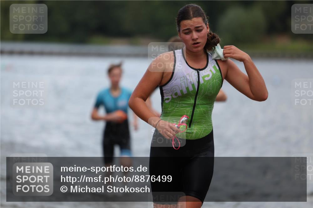14.09.2025 - Stadtparktriathlon Michael Strokosch http://msf.ph/oto/8876499 14.09.2025 13:17:37 Schwimmen 1574, 1577, 1599, 1606, 1610, 1615, 1617 meine-sportfotos.de