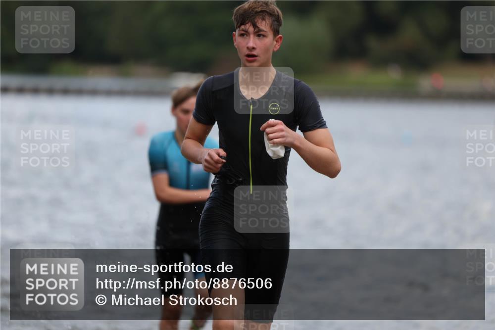 14.09.2025 - Stadtparktriathlon Michael Strokosch http://msf.ph/oto/8876506 14.09.2025 13:17:39 Schwimmen 1577, 1599, 1606, 1610, 1615, 1617 meine-sportfotos.de
