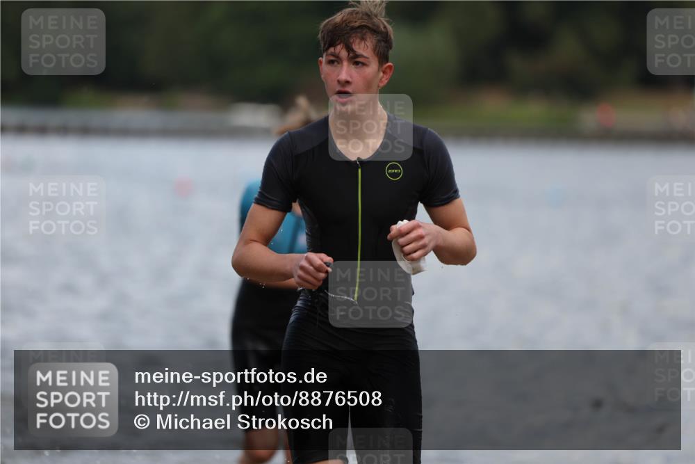 14.09.2025 - Stadtparktriathlon Michael Strokosch http://msf.ph/oto/8876508 14.09.2025 13:17:39 Schwimmen 1577, 1599, 1606, 1610, 1615, 1617 meine-sportfotos.de