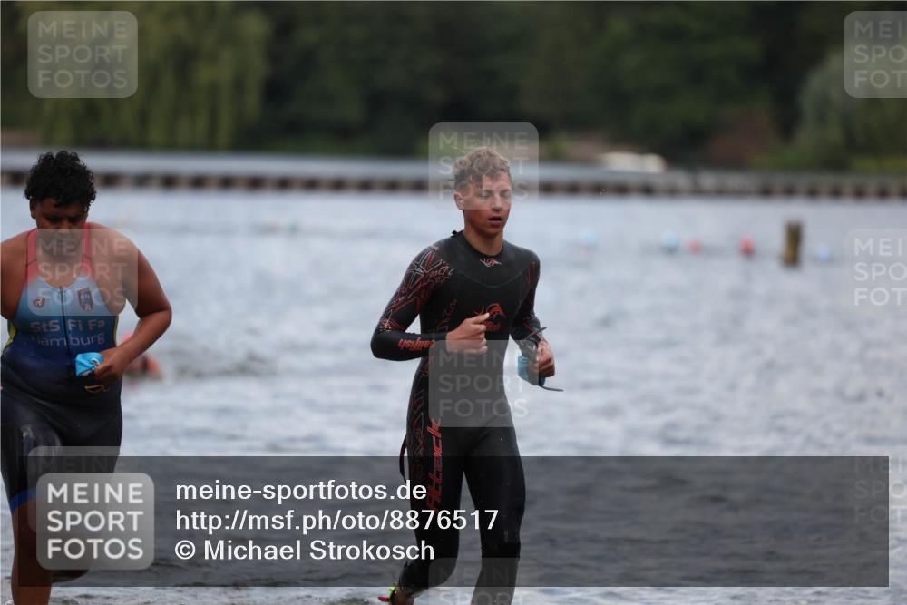 14.09.2025 - Stadtparktriathlon Michael Strokosch http://msf.ph/oto/8876517 14.09.2025 13:17:42 Schwimmen 1563, 1584, 1599, 1606, 1610, 1615, 1617 meine-sportfotos.de