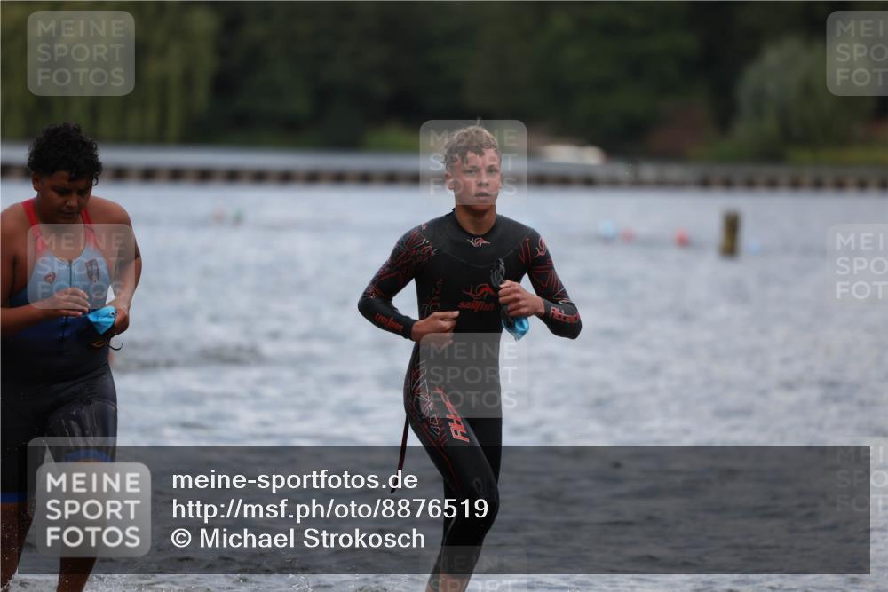 14.09.2025 - Stadtparktriathlon Michael Strokosch http://msf.ph/oto/8876519 14.09.2025 13:17:42 Schwimmen 1563, 1584, 1599, 1606, 1610, 1615, 1617 meine-sportfotos.de