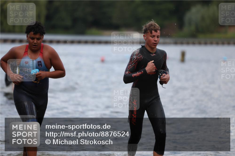 14.09.2025 - Stadtparktriathlon Michael Strokosch http://msf.ph/oto/8876524 14.09.2025 13:17:43 Schwimmen 1563, 1570, 1584, 1599, 1606, 1610, 1615, 1617 meine-sportfotos.de