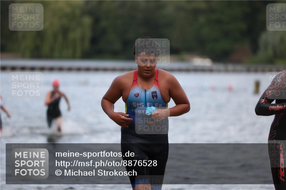 14.09.2025 - Stadtparktriathlon Michael Strokosch http://msf.ph/oto/8876528 14.09.2025 13:17:43 Schwimmen 1563, 1570, 1584, 1599, 1606, 1610, 1615, 1617 meine-sportfotos.de