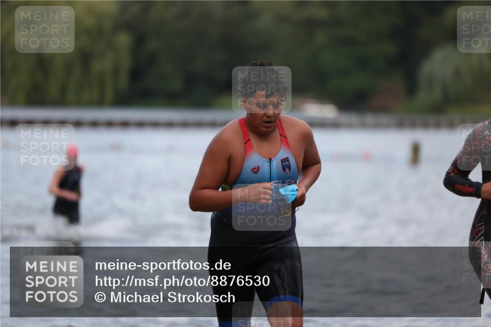 14.09.2025 - Stadtparktriathlon Michael Strokosch http://msf.ph/oto/8876530 14.09.2025 13:17:44 Schwimmen 1563, 1570, 1584, 1599, 1606, 1615, 1617 meine-sportfotos.de