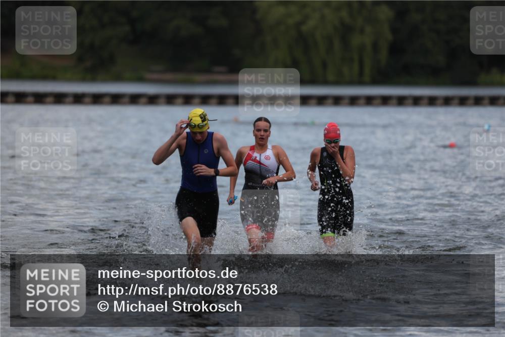 14.09.2025 - Stadtparktriathlon Michael Strokosch http://msf.ph/oto/8876538 14.09.2025 13:17:48 Schwimmen 1563, 1570, 1584, 1606, 1615 meine-sportfotos.de