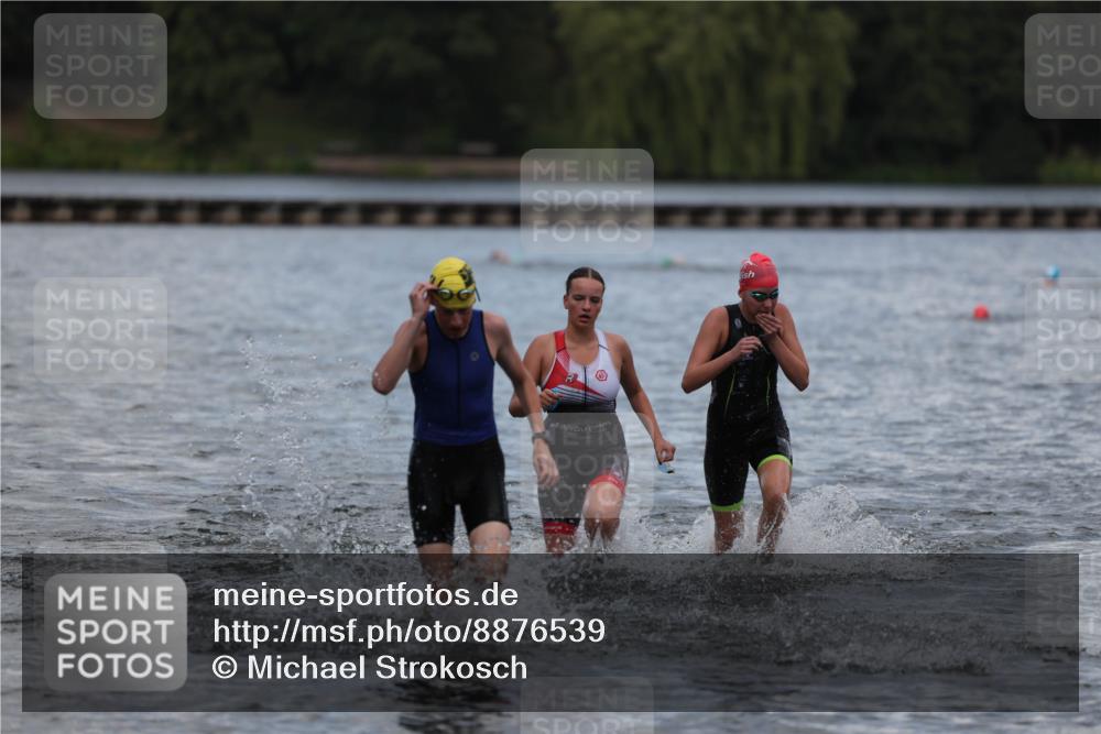 14.09.2025 - Stadtparktriathlon Michael Strokosch http://msf.ph/oto/8876539 14.09.2025 13:17:49 Schwimmen 1563, 1570, 1584, 1615 meine-sportfotos.de