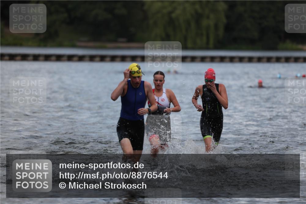 14.09.2025 - Stadtparktriathlon Michael Strokosch http://msf.ph/oto/8876544 14.09.2025 13:17:49 Schwimmen 1563, 1570, 1584, 1615 meine-sportfotos.de