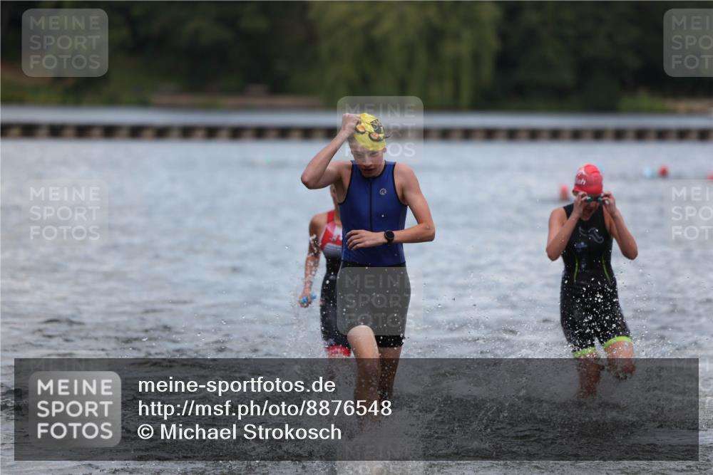 14.09.2025 - Stadtparktriathlon Michael Strokosch http://msf.ph/oto/8876548 14.09.2025 13:17:50 Schwimmen 1549, 1563, 1570, 1584, 1615 meine-sportfotos.de