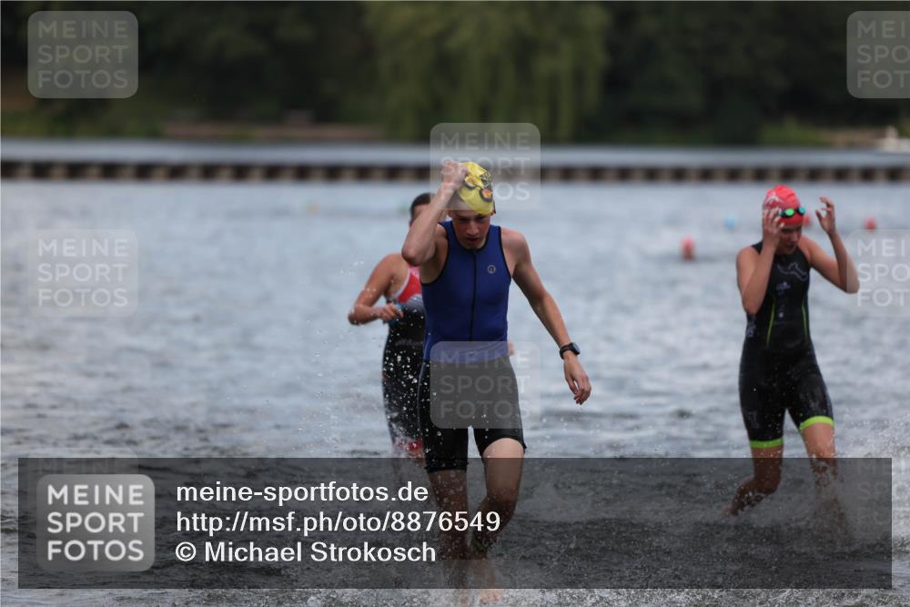 14.09.2025 - Stadtparktriathlon Michael Strokosch http://msf.ph/oto/8876549 14.09.2025 13:17:50 Schwimmen 1549, 1563, 1570, 1584, 1615 meine-sportfotos.de