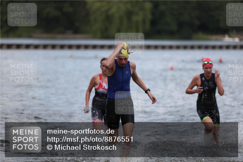 14.09.2025 - Stadtparktriathlon Michael Strokosch http://msf.ph/oto/8876551 14.09.2025 13:17:51 Schwimmen 1549, 1563, 1570, 1584 meine-sportfotos.de