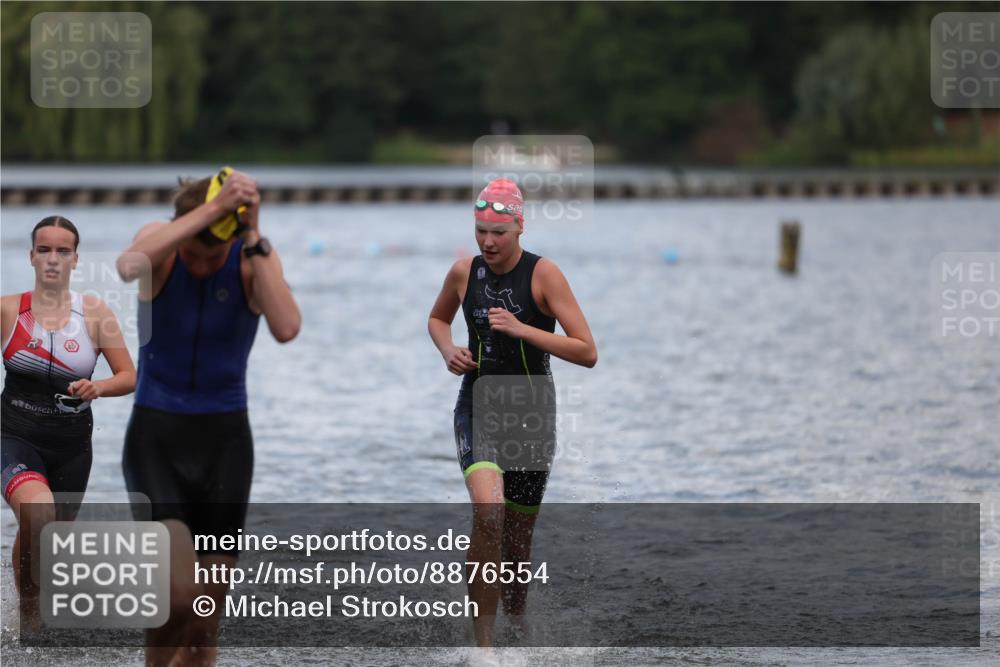 14.09.2025 - Stadtparktriathlon Michael Strokosch http://msf.ph/oto/8876554 14.09.2025 13:17:52 Schwimmen 1549, 1563, 1570, 1584 meine-sportfotos.de