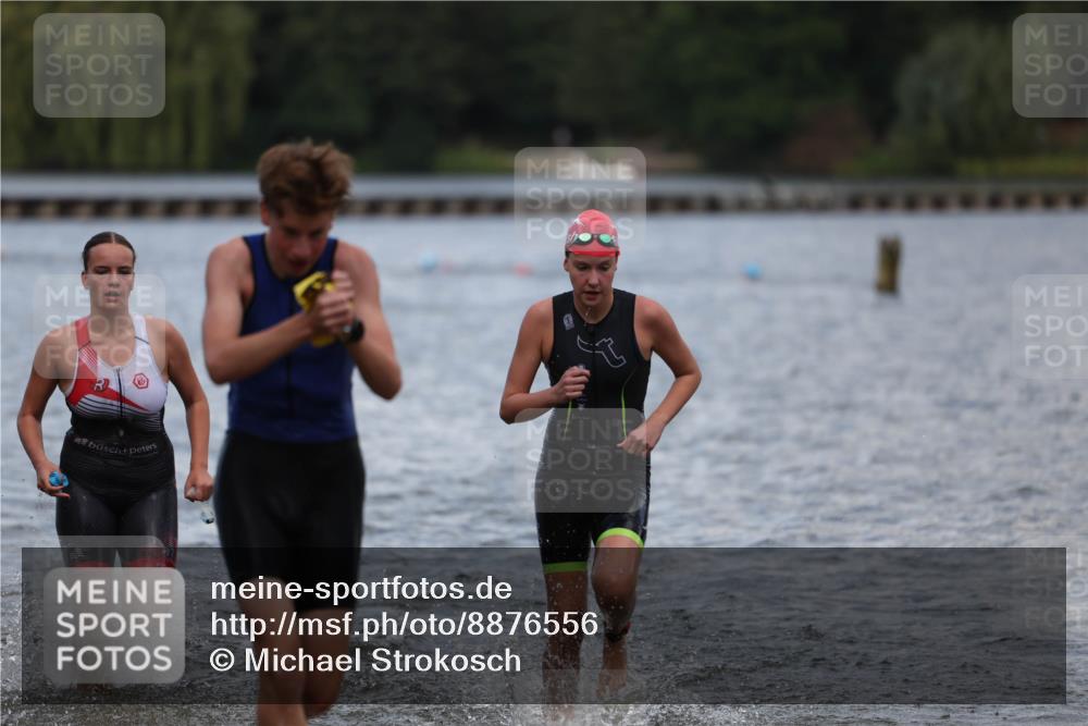 14.09.2025 - Stadtparktriathlon Michael Strokosch http://msf.ph/oto/8876556 14.09.2025 13:17:52 Schwimmen 1549, 1563, 1570, 1584 meine-sportfotos.de
