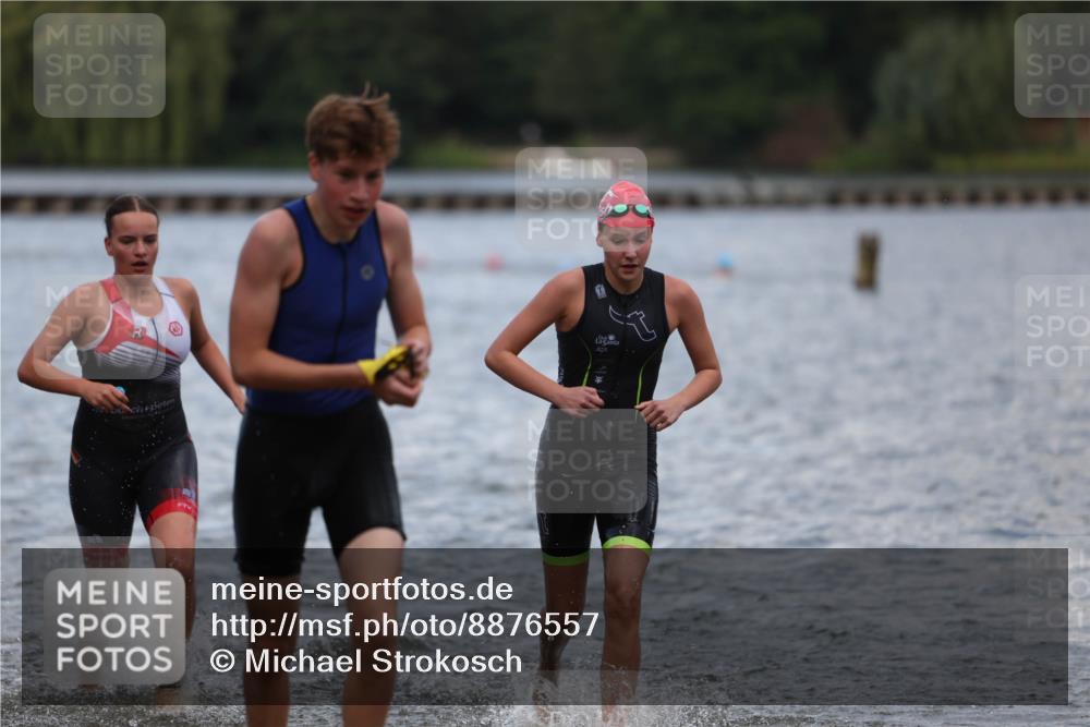 14.09.2025 - Stadtparktriathlon Michael Strokosch http://msf.ph/oto/8876557 14.09.2025 13:17:52 Schwimmen 1549, 1563, 1570, 1584 meine-sportfotos.de