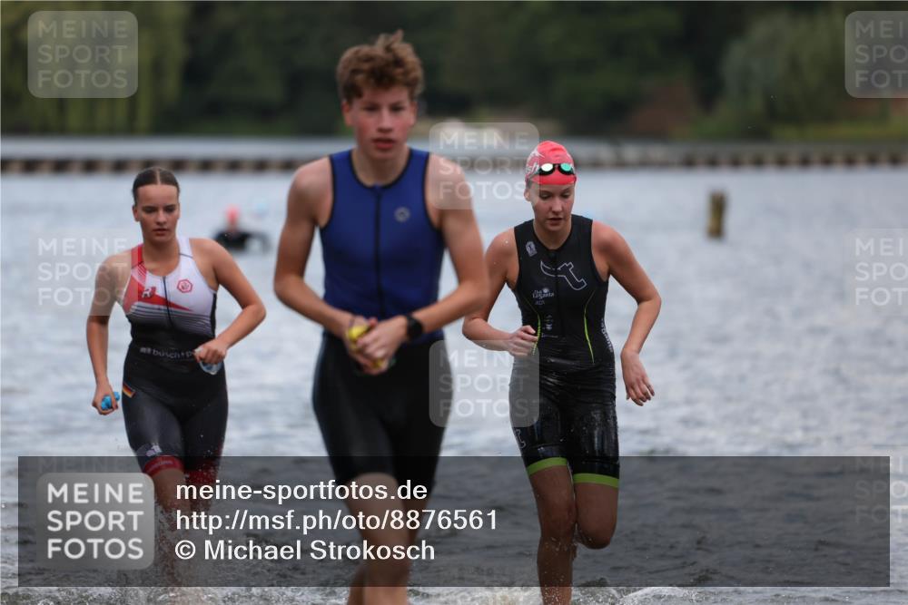 14.09.2025 - Stadtparktriathlon Michael Strokosch http://msf.ph/oto/8876561 14.09.2025 13:17:52 Schwimmen 1549, 1563, 1570, 1584 meine-sportfotos.de