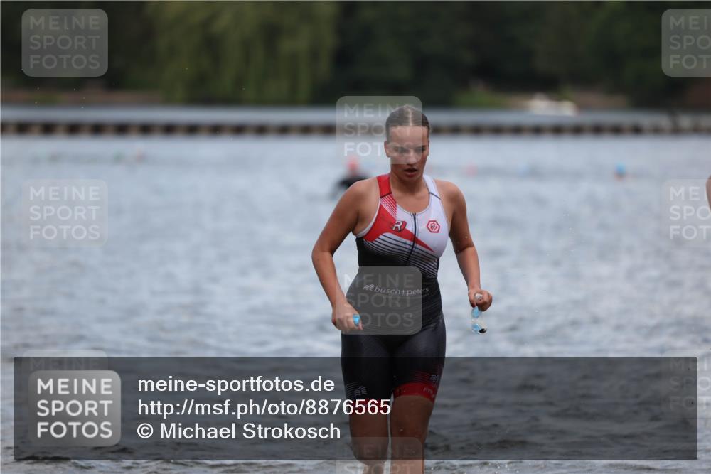14.09.2025 - Stadtparktriathlon Michael Strokosch http://msf.ph/oto/8876565 14.09.2025 13:17:54 Schwimmen 1549, 1553, 1563, 1570, 1584 meine-sportfotos.de