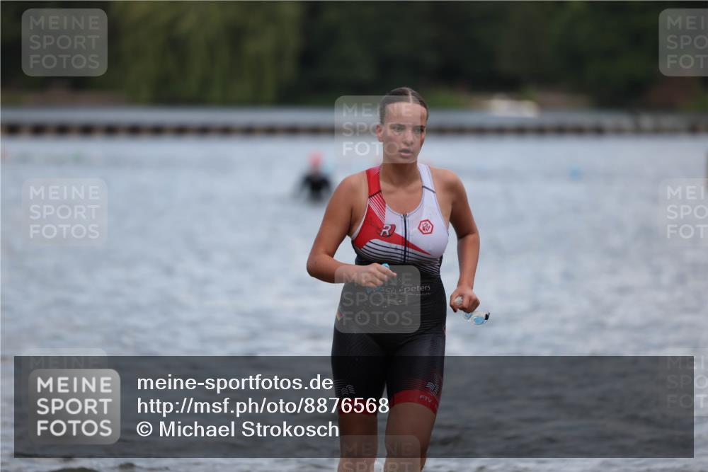 14.09.2025 - Stadtparktriathlon Michael Strokosch http://msf.ph/oto/8876568 14.09.2025 13:17:54 Schwimmen 1549, 1553, 1563, 1570, 1584 meine-sportfotos.de
