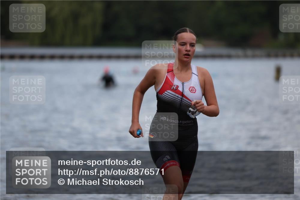 14.09.2025 - Stadtparktriathlon Michael Strokosch http://msf.ph/oto/8876571 14.09.2025 13:17:54 Schwimmen 1549, 1553, 1563, 1570, 1584 meine-sportfotos.de