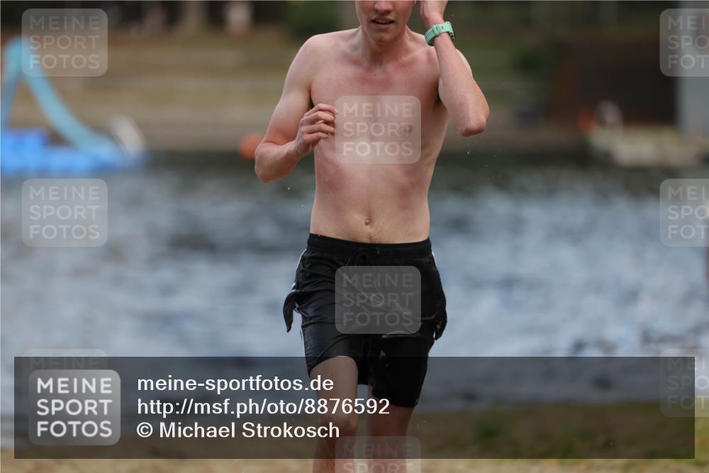 14.09.2025 - Stadtparktriathlon Michael Strokosch http://msf.ph/oto/8876592 14.09.2025 13:18:07 Schwimmen 1553 meine-sportfotos.de