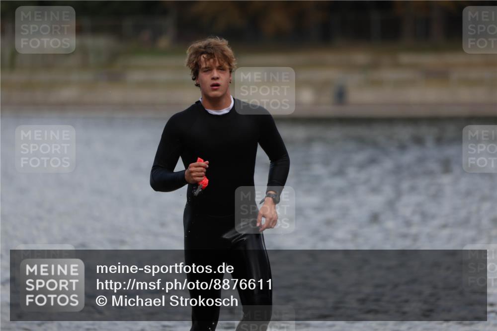 14.09.2025 - Stadtparktriathlon Michael Strokosch http://msf.ph/oto/8876611 14.09.2025 13:18:21 Schwimmen 1561 meine-sportfotos.de