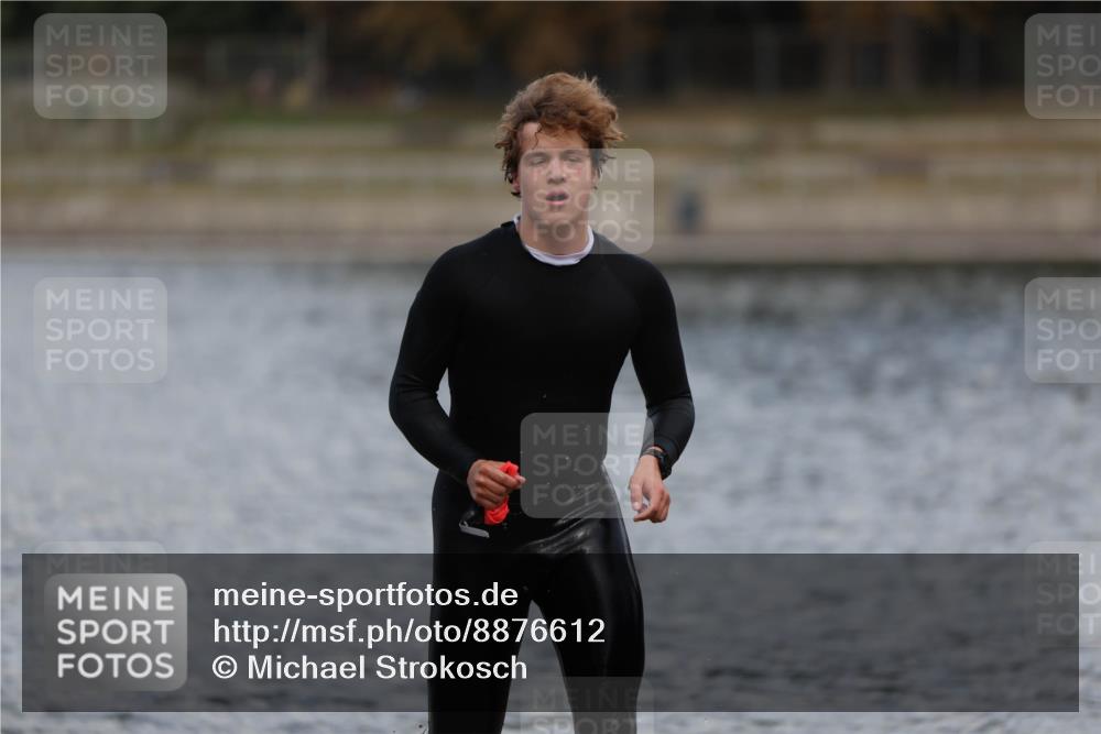 14.09.2025 - Stadtparktriathlon Michael Strokosch http://msf.ph/oto/8876612 14.09.2025 13:18:22 Schwimmen 1561 meine-sportfotos.de