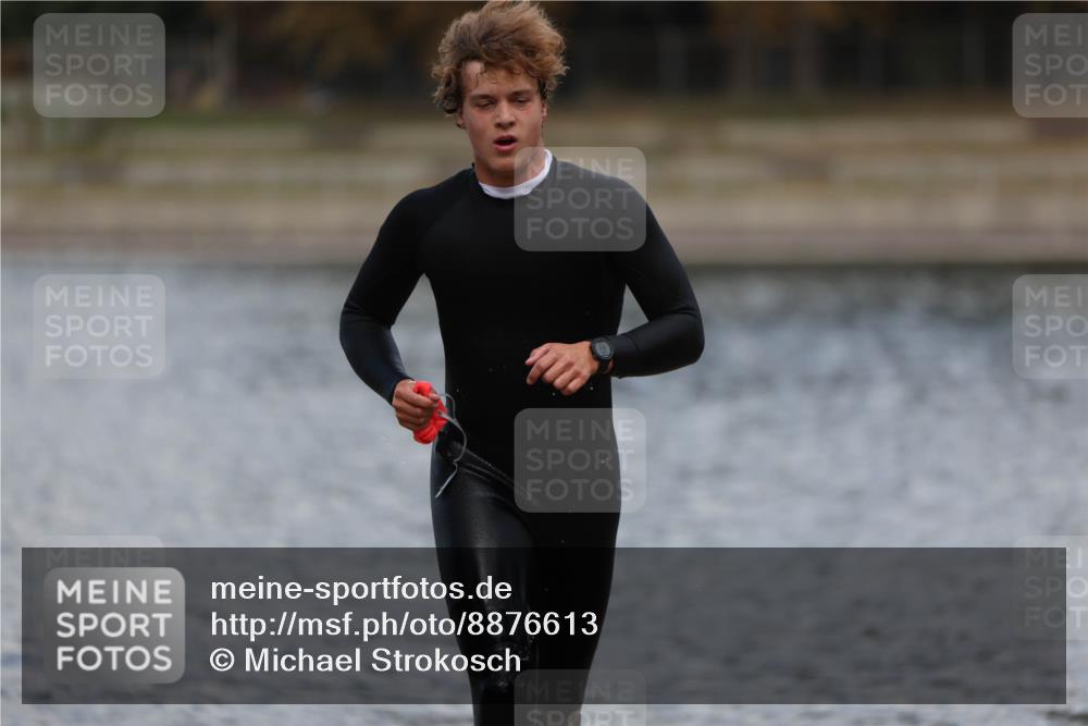 14.09.2025 - Stadtparktriathlon Michael Strokosch http://msf.ph/oto/8876613 14.09.2025 13:18:22 Schwimmen 1561 meine-sportfotos.de