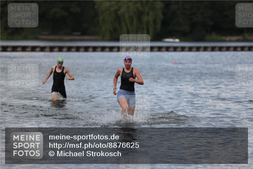 14.09.2025 - Stadtparktriathlon Michael Strokosch http://msf.ph/oto/8876625 14.09.2025 13:18:34 Schwimmen 1569, 1609 meine-sportfotos.de