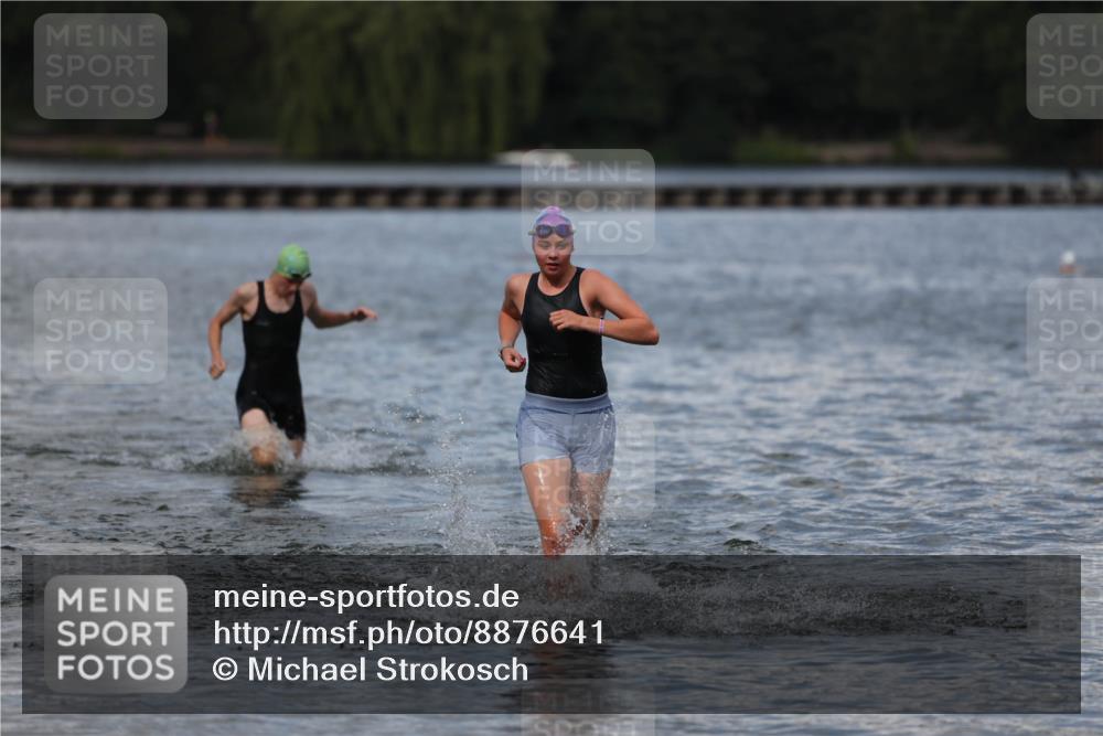14.09.2025 - Stadtparktriathlon Michael Strokosch http://msf.ph/oto/8876641 14.09.2025 13:18:37 Schwimmen 1569, 1609 meine-sportfotos.de