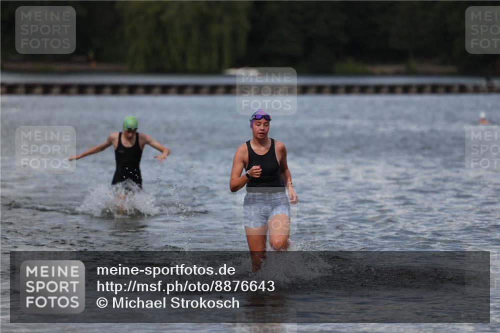 14.09.2025 - Stadtparktriathlon Michael Strokosch http://msf.ph/oto/8876643 14.09.2025 13:18:37 Schwimmen 1569, 1609 meine-sportfotos.de